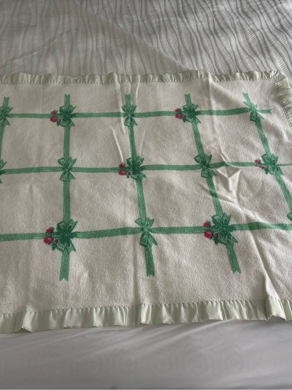 Vintage 1958 Christmas Baby Blanket Satin Trim Holiday Mid-Century